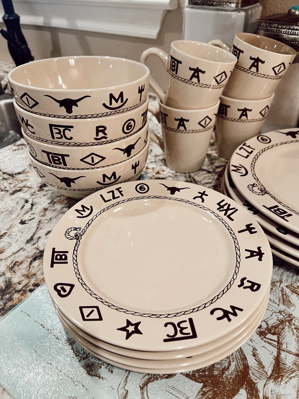 The 16 Piece Branded Dinnerware